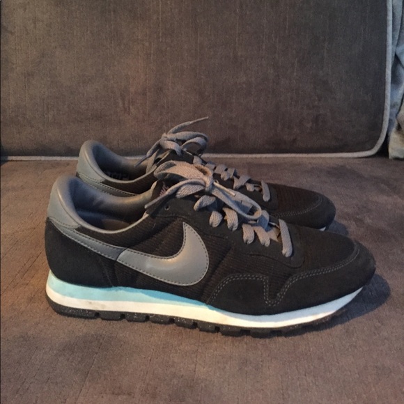 Nike Shoes - Nike Air Sneakers