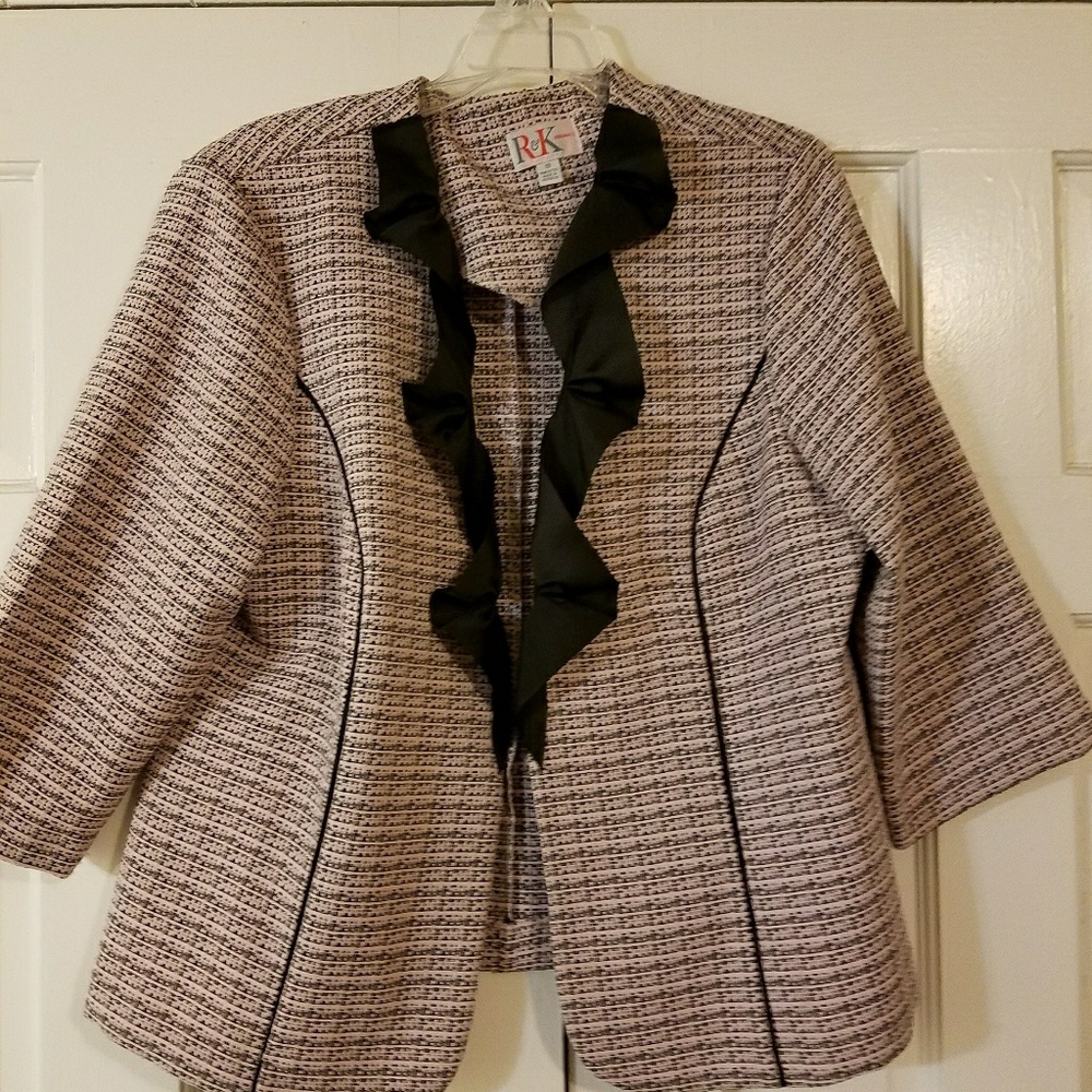 Pink blazer with ruffle lapel