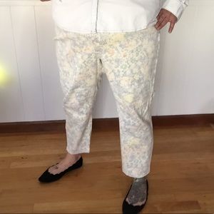 Pastel ankle length floral printed skinny jeans