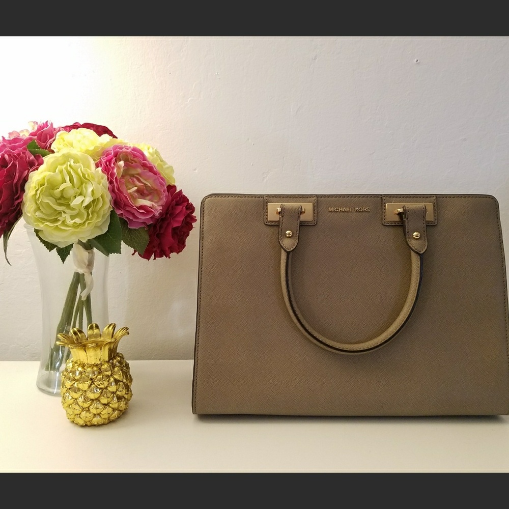 Michael Kors Quinn Large Saffiano Dark Dune