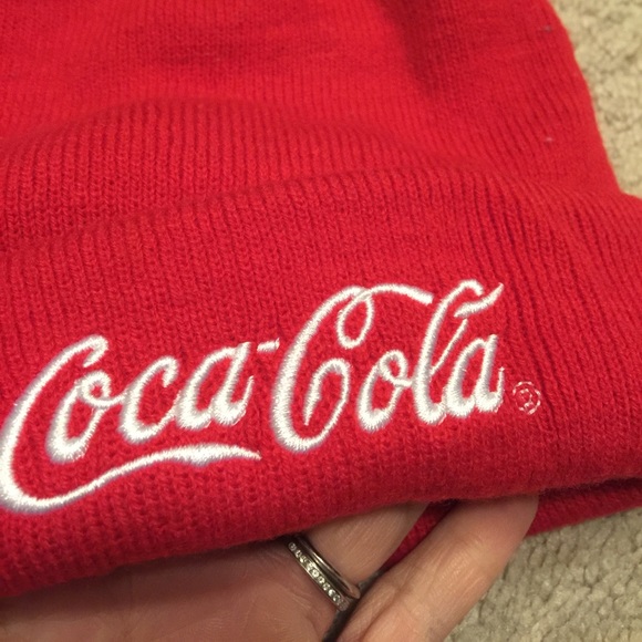 ❄️ NWOT. Coca Cola Beanie. 100% acrylic.