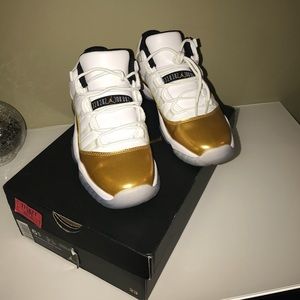 Jordan’s low tops 11’s boys