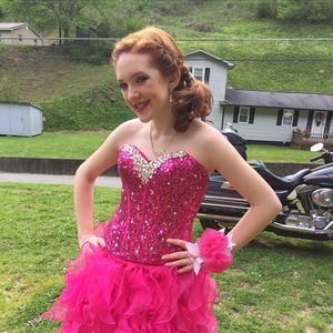 Meet your Posher, Holli grace