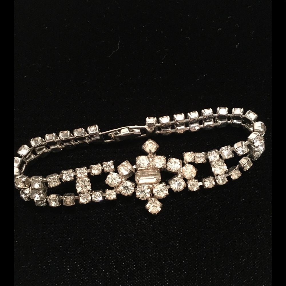 SALE 💃🏻1950’s VINTAGE RHINESTONE BRACELET