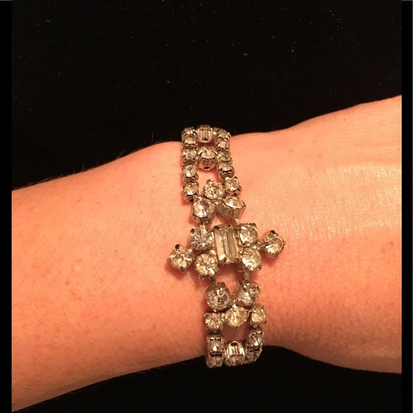 SALE 💃🏻1950’s VINTAGE RHINESTONE BRACELET - Picture 2 of 5