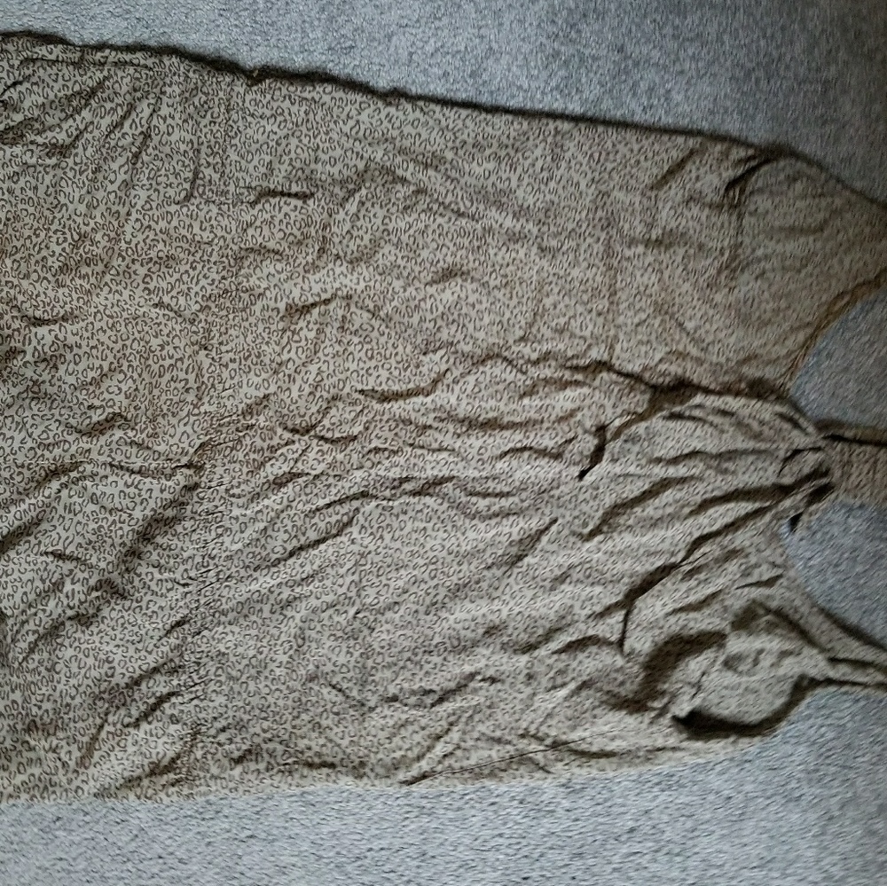 Guess - Picture 3 of 3