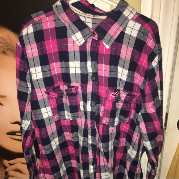 Hollister Tops - Hollister pink & navy flannel