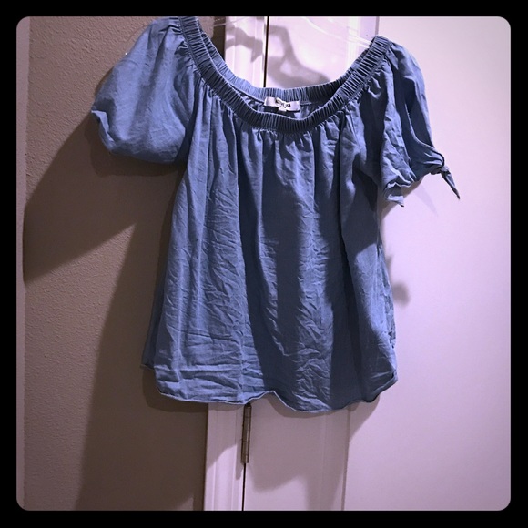 Off shoulder denim/chambray top - Picture 1 of 3