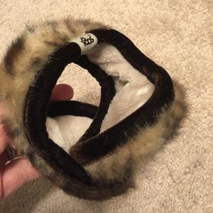 NWOT. 180s adjustable earmuffs