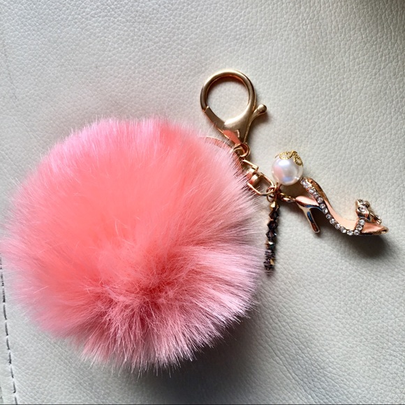 Accessories - Charming peach 🍑 Pom Pom & high heel charm