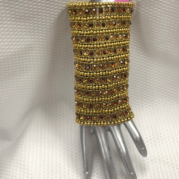 9 Layers Crystal Stretch Bracelet - Picture 2 of 4