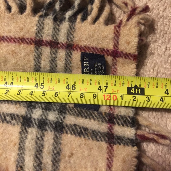 🧣BURBERRY SCARF. 100% Lambswool. Made in England - Picture 2 of 6