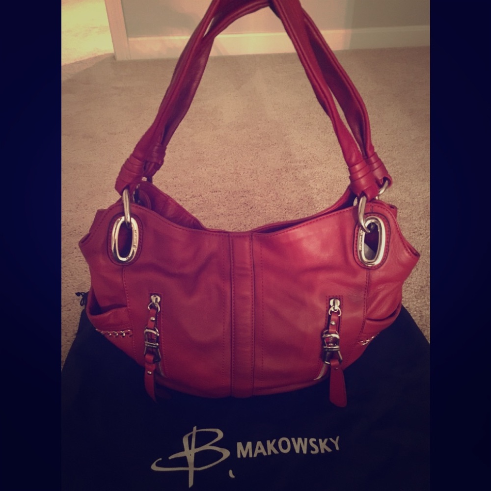 B. Makowsky Satchel