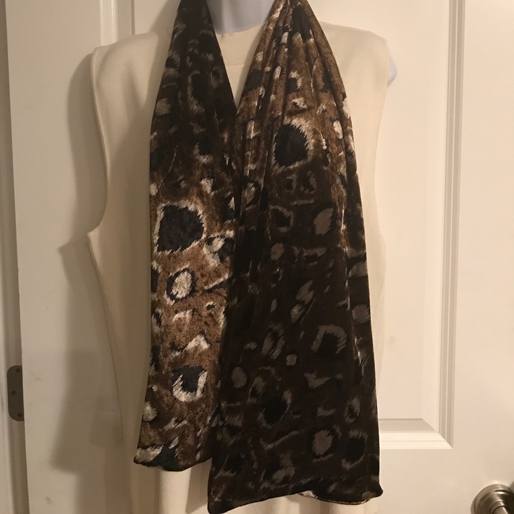 Scarf - Picture 2 of 3