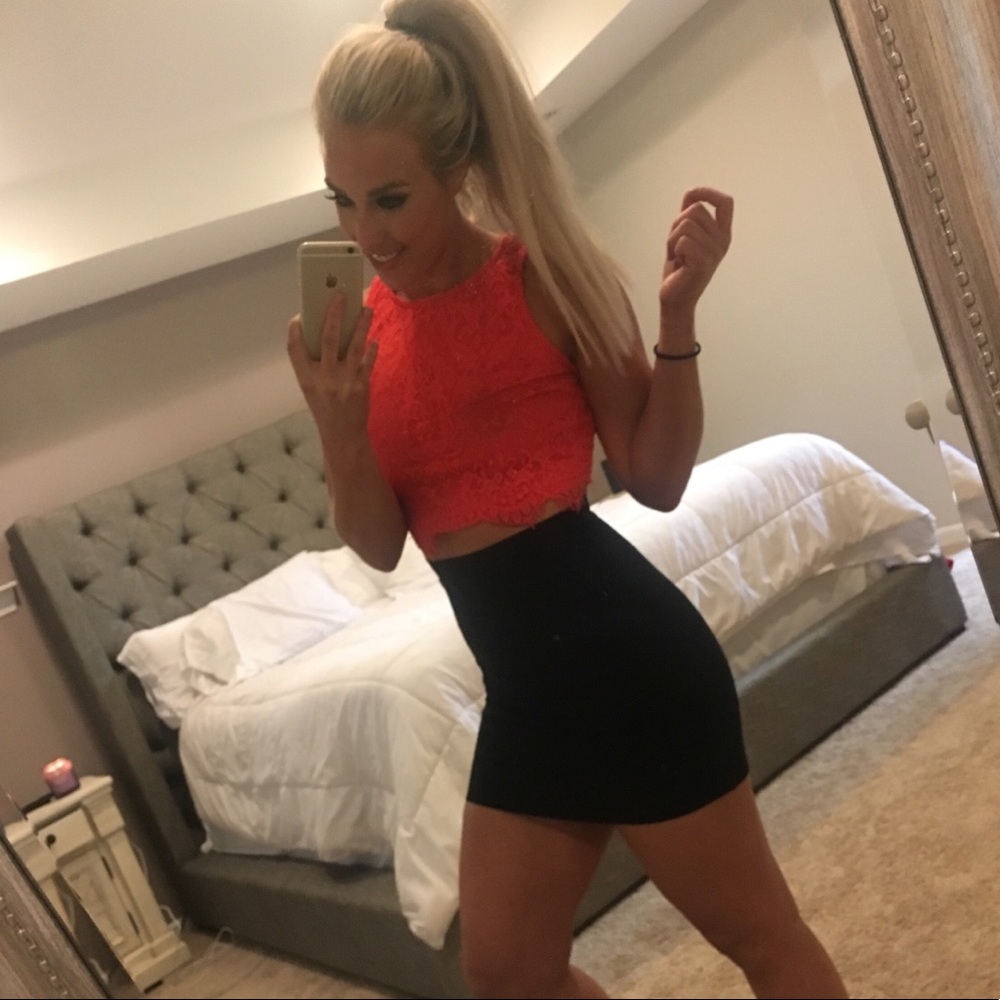 MISSGUIDED ORANGE CROP TOP