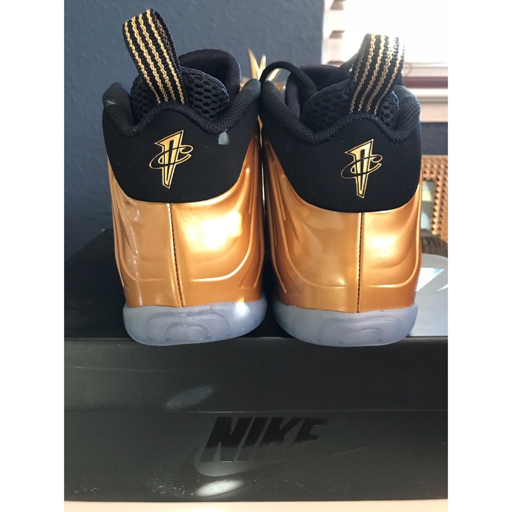 🚫SOLD🚫Metallic/Gold Nike Foam Posite (YOUTH) - Picture 4 of 8