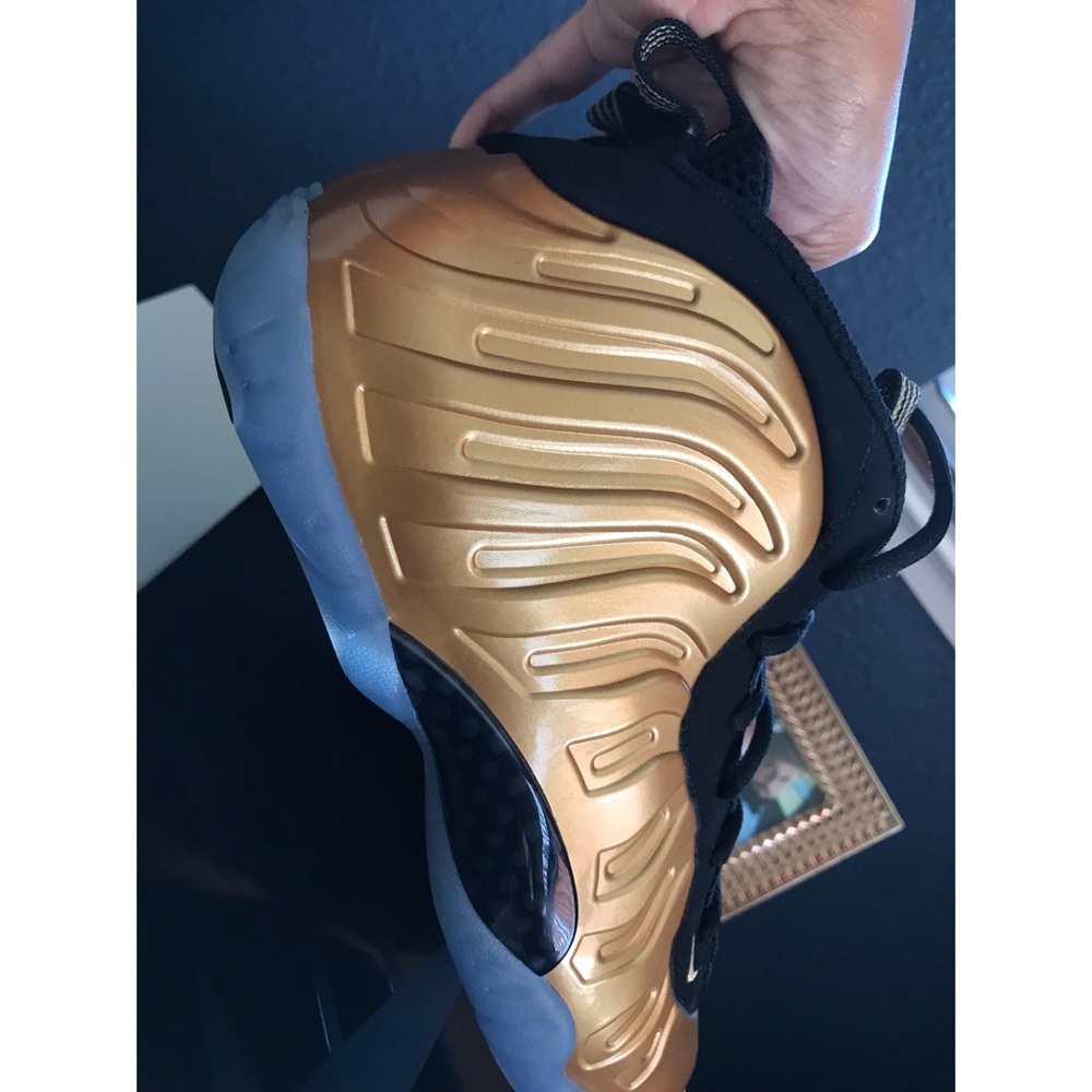 🚫SOLD🚫Metallic/Gold Nike Foam Posite (YOUTH) - Picture 5 of 8