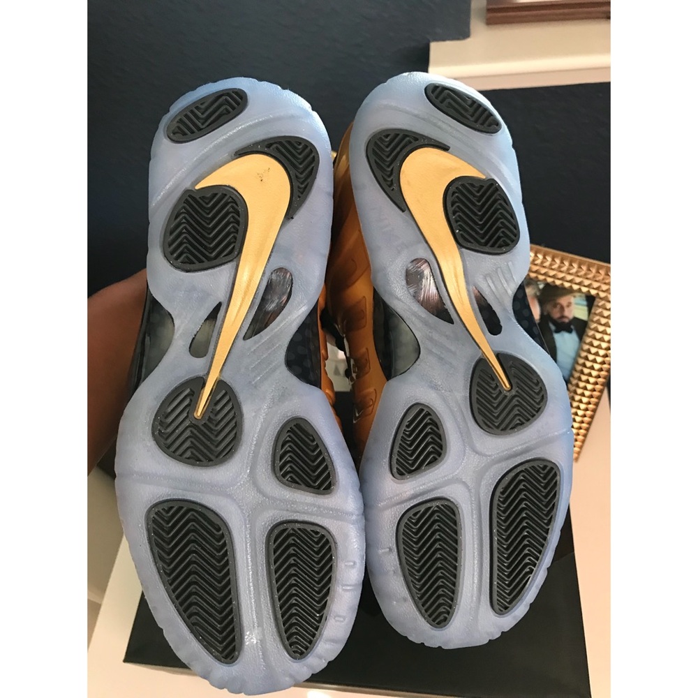 🚫SOLD🚫Metallic/Gold Nike Foam Posite (YOUTH) - Picture 6 of 8