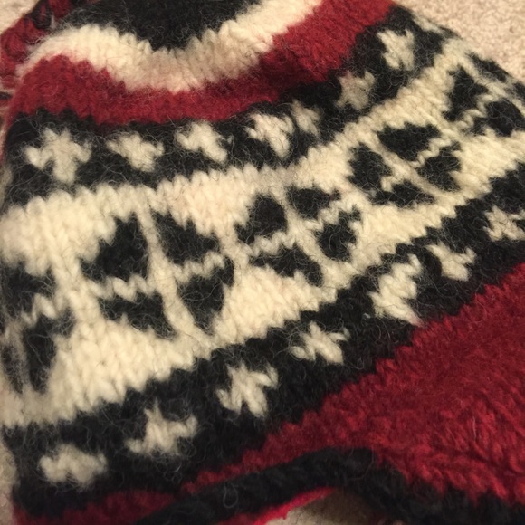 100% wool Beanie. Made in Nepal main image 6