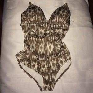 Athlete bathing suit