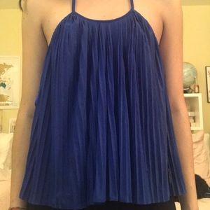 blue flowy top