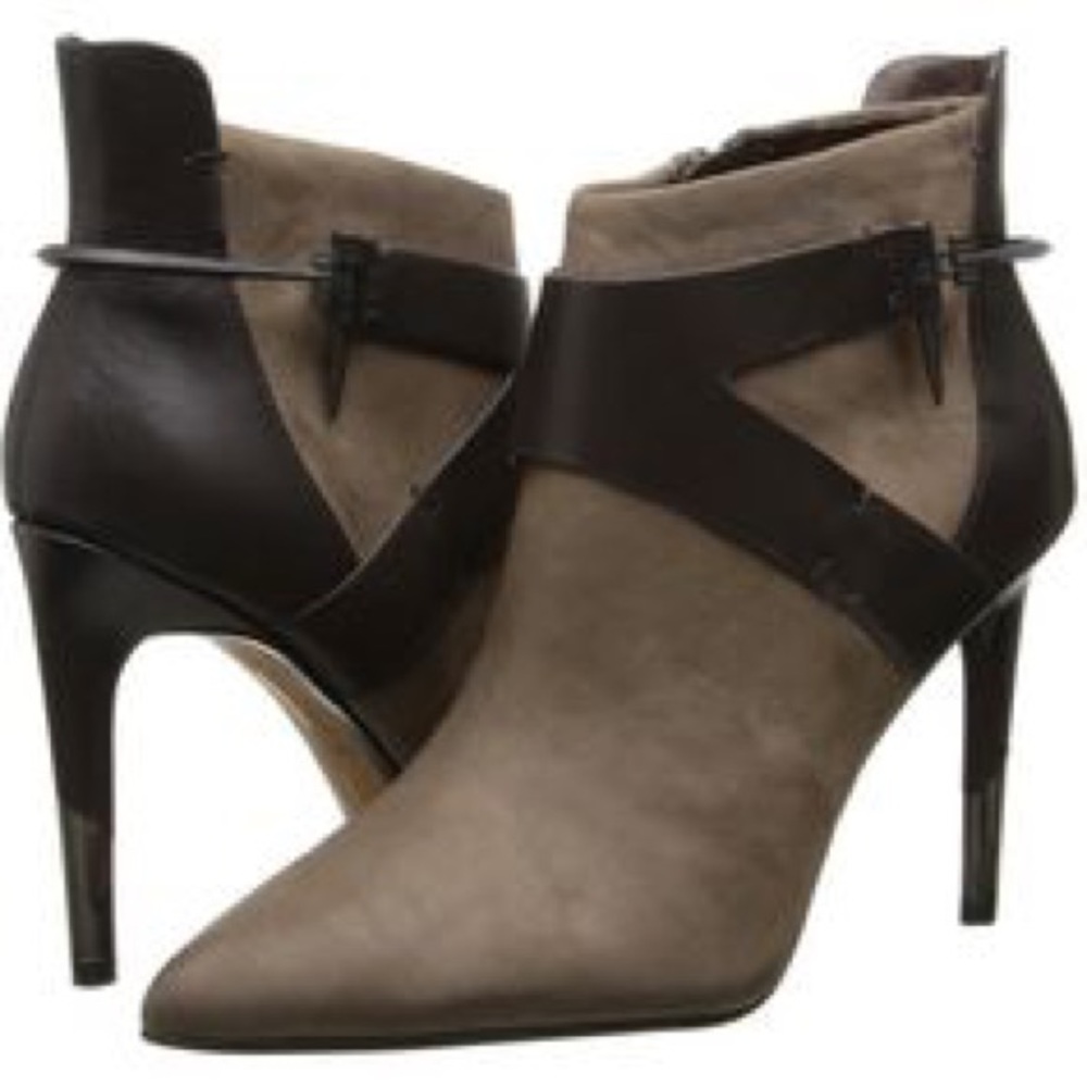 Dolce Vita Isleen Ankle Boot in Desert Nubuck