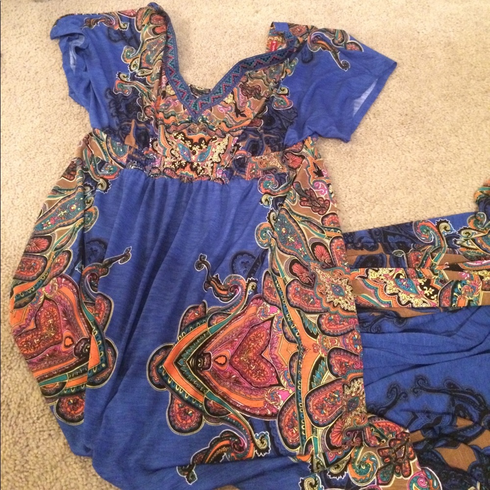 EUC maxi dress