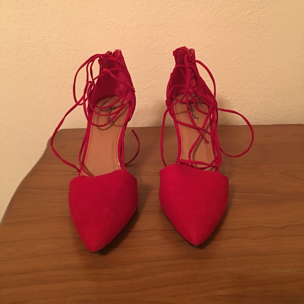 Brand new. Bought at Lane Bryant size 9