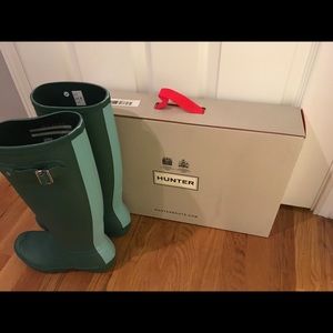 SALE Hunter green Sz 7 rain boot. Rare style!