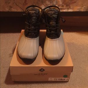 New with box. Sperry saltwater boot. Size 8M.