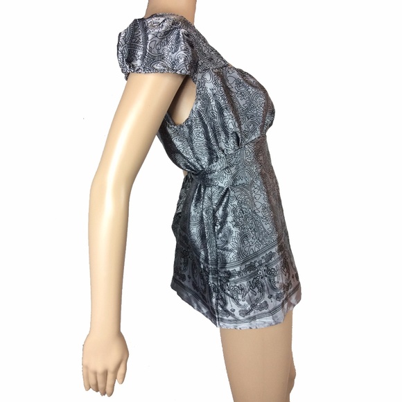 Like new! paisley printed silky blouse - Picture 3 of 6