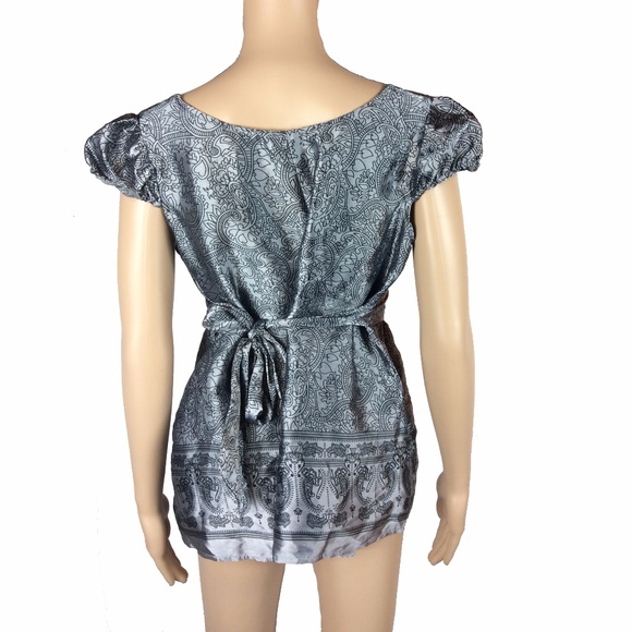 Like new! paisley printed silky blouse - Picture 5 of 6