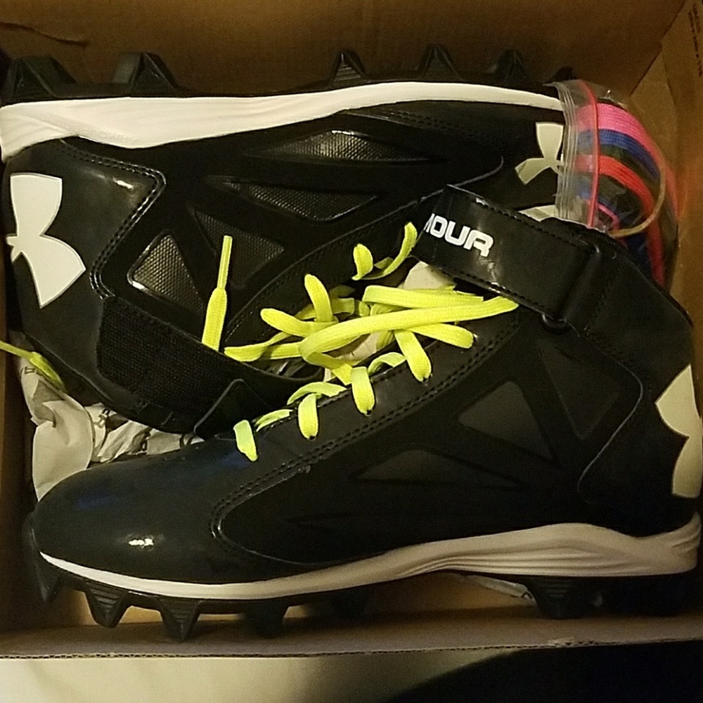 Football cleats