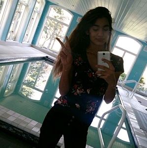 Meet your Posher, Marissa