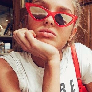 Red vintage cat eye small frame sunglasses shades