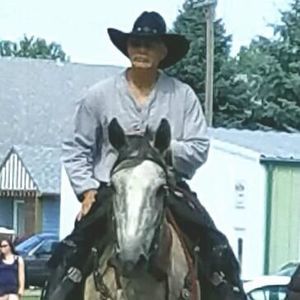 Meet your Posher, Dennis