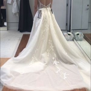 NWT Enzoani Lulu Wedding Dress Tag Size 6 = US 4