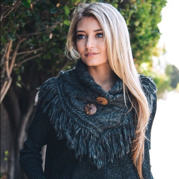 Kat’s Boutique Accessories - 🎄🎄Charcoal fringe Shoulder Warmer