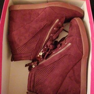Wedge sneakers
