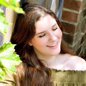 Meet your Posher, Caroline