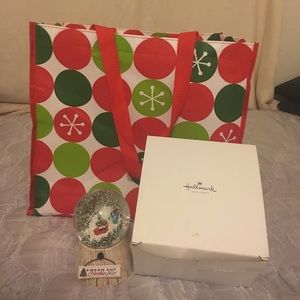 Hallmark Fresh cut christmas trees snowglobe