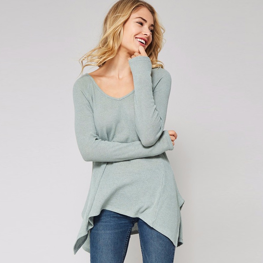 Waffle Knit Thermal V-Neck Shark Bite Hem - Picture 2 of 7