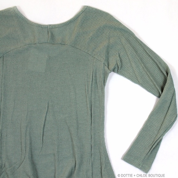 Waffle Knit Thermal V-Neck Shark Bite Hem - Picture 4 of 7