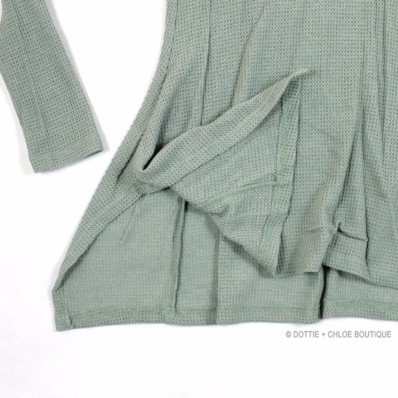 Waffle Knit Thermal V-Neck Shark Bite Hem - Picture 5 of 7