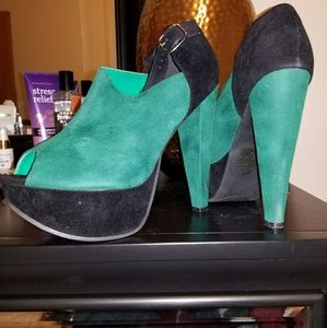 Green & Black peep toe bootie