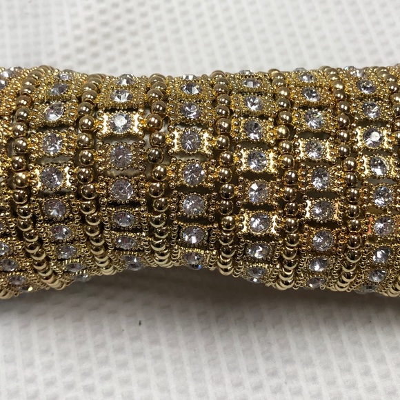 8 Layers Crystal Stretch Bracelet - Picture 3 of 5