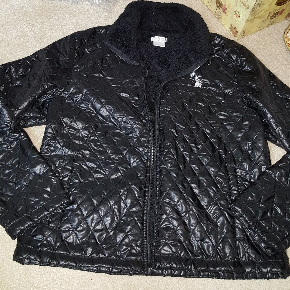 Womens quilted bomber coat.