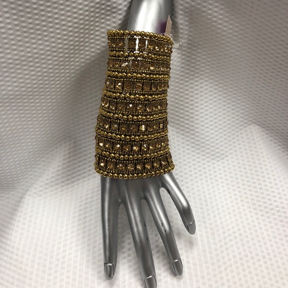 7 Layers Crystal Stretch Bracelet - Picture 4 of 5