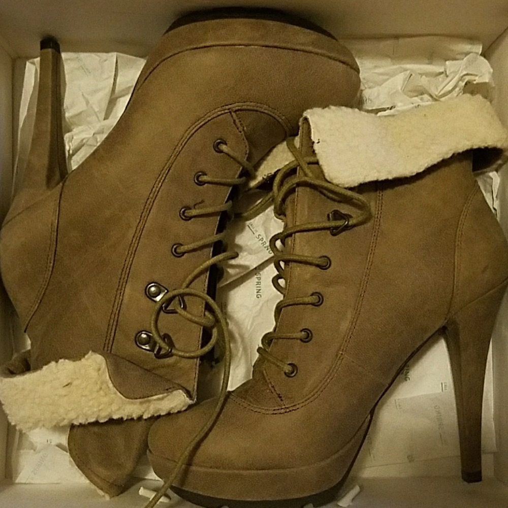High heel boots