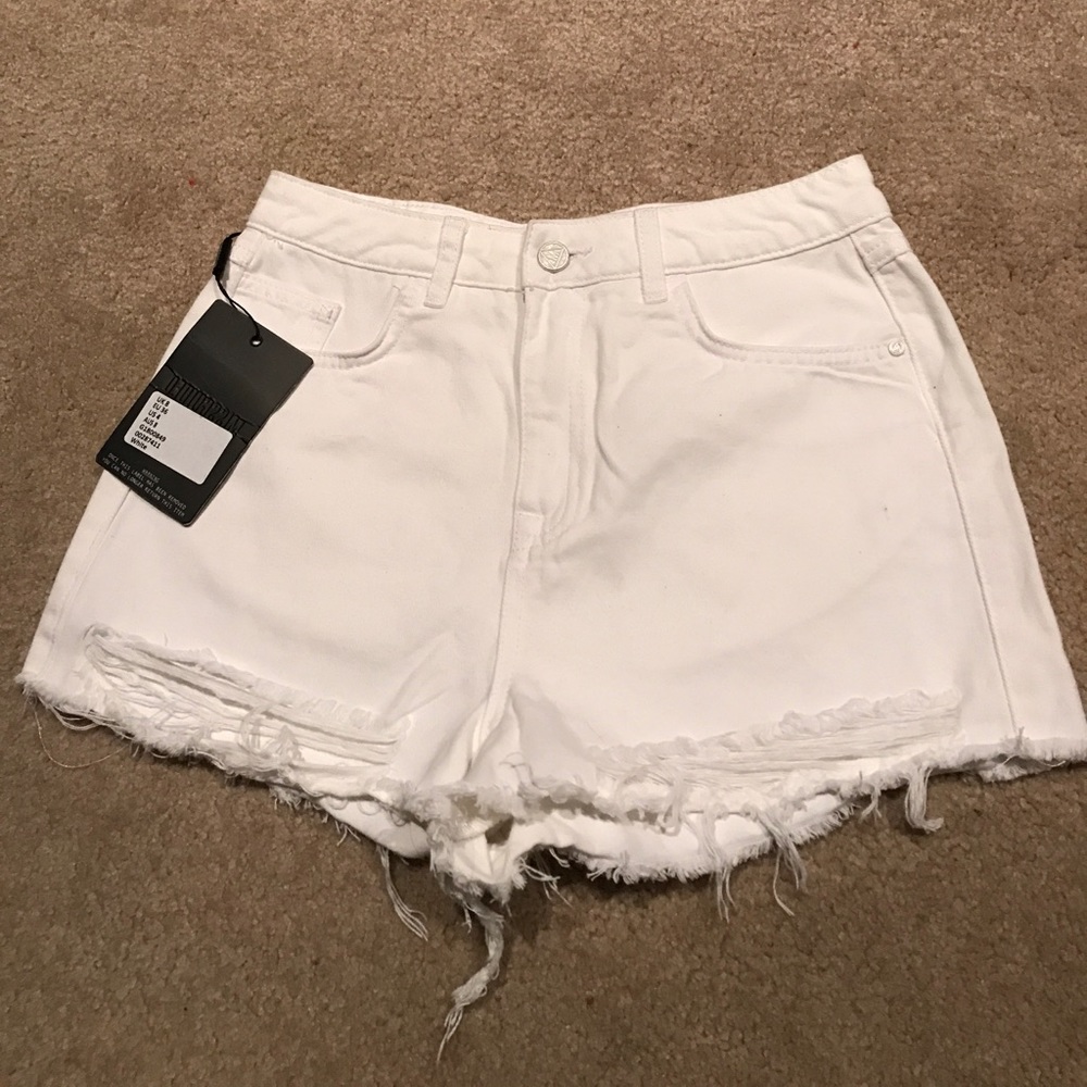 White missguided jean shorts 4